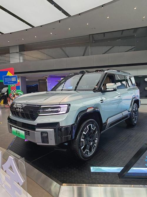 成都91比亚迪方程豹硬派越野的爆款，英菲尼迪35周年与你共成长